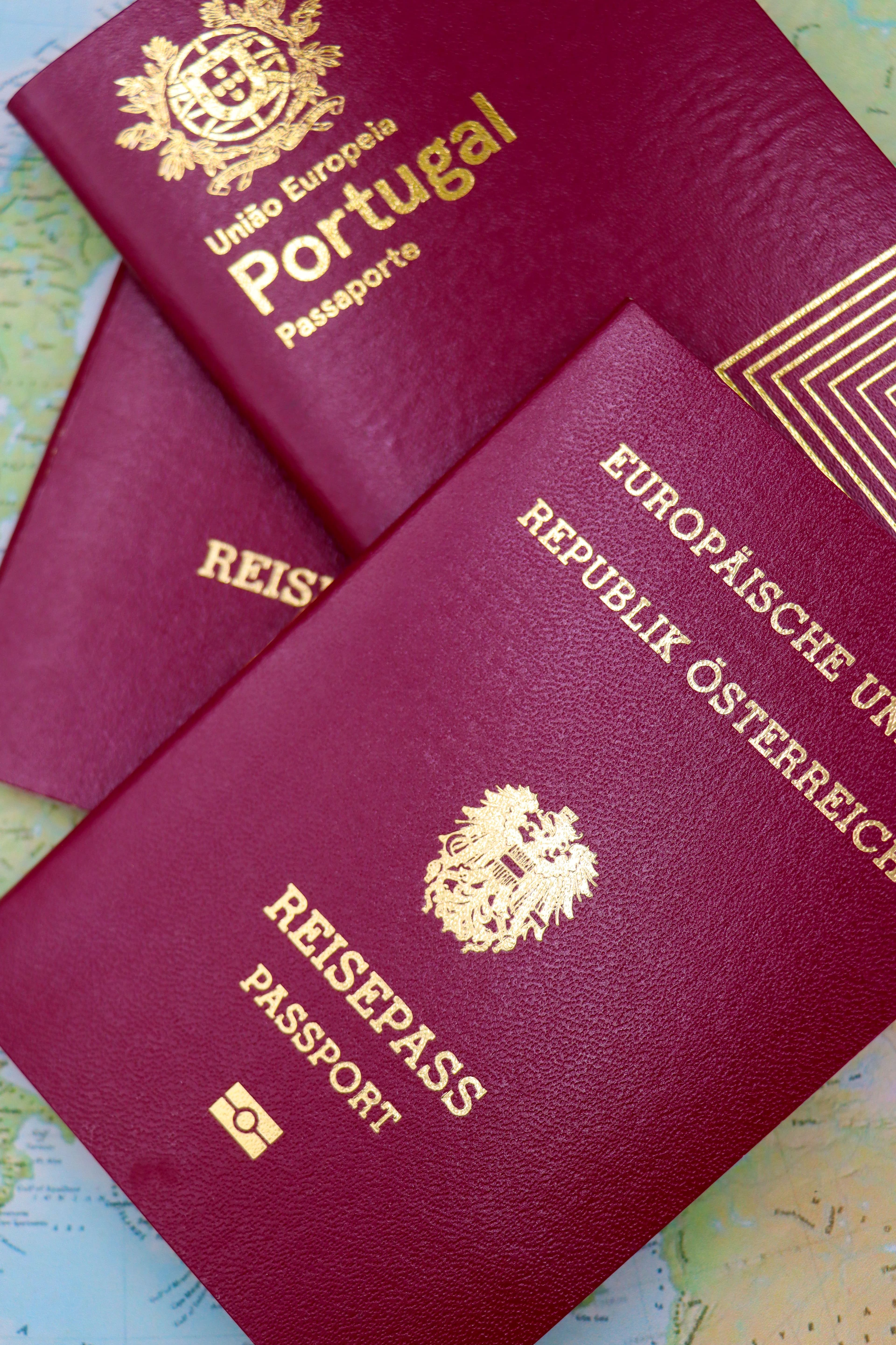 Europos pasai, sudėlioti ant pasaulio žemėlapio